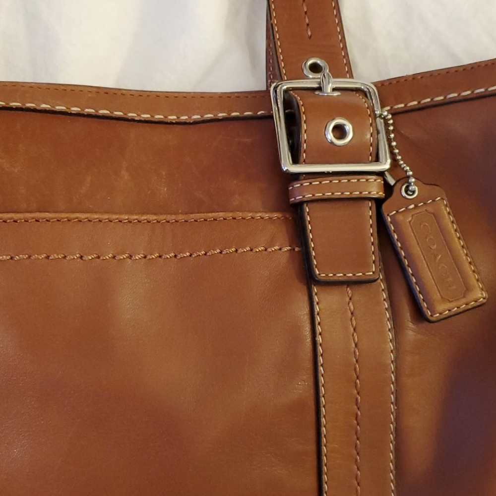 Coach leather purse - Picture 3 of 8